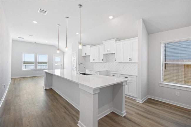 Building Photo - 1122 Elsinore Dr