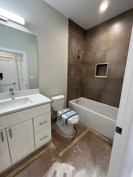 Building Photo - 1250 W Eddy St