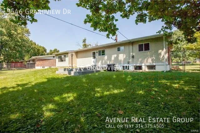 Building Photo - 9546 Grandview Dr
