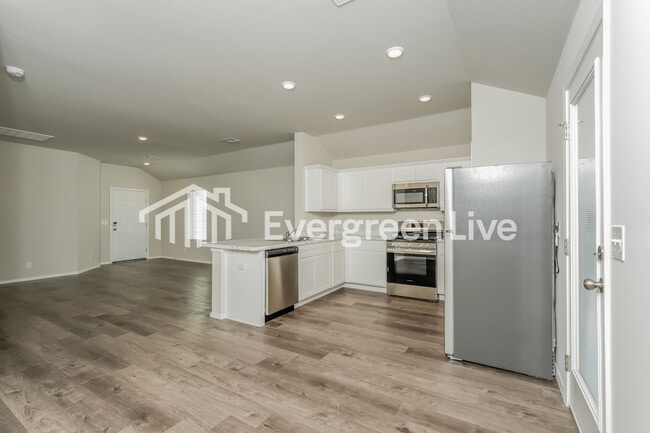 Building Photo - 1104 W Lawton Rd