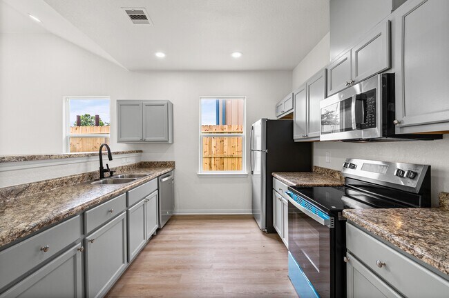Building Photo - 4415 Castor St