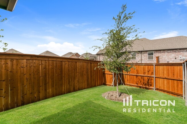 Building Photo - 8208 Howell Oak Dr