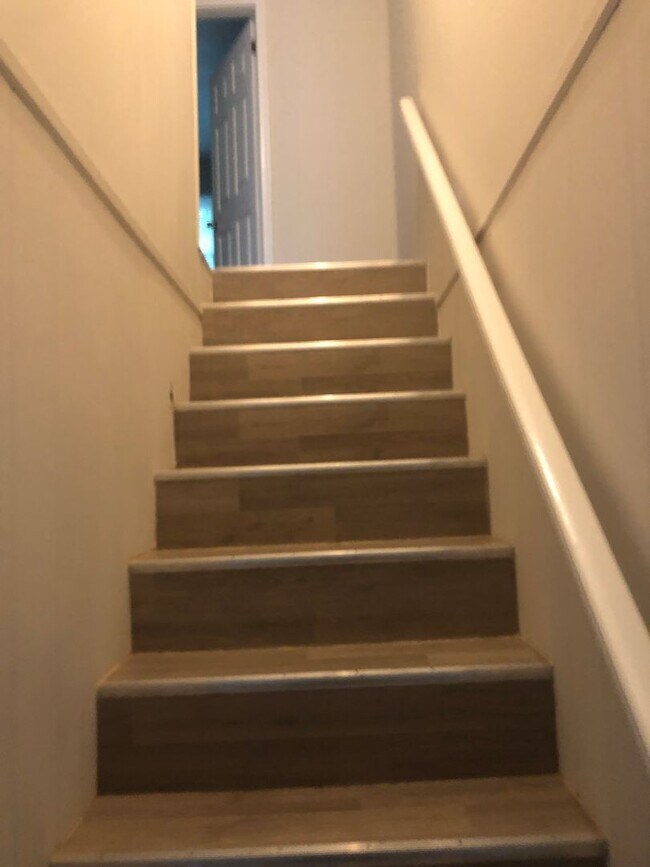 Building Photo - Azalea Apartments