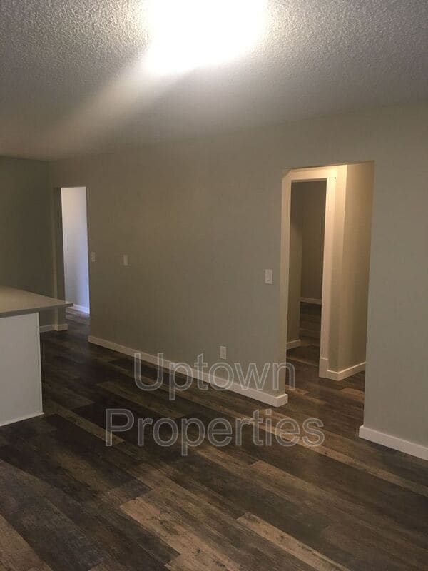 Building Photo - 8020 SW Thorn St