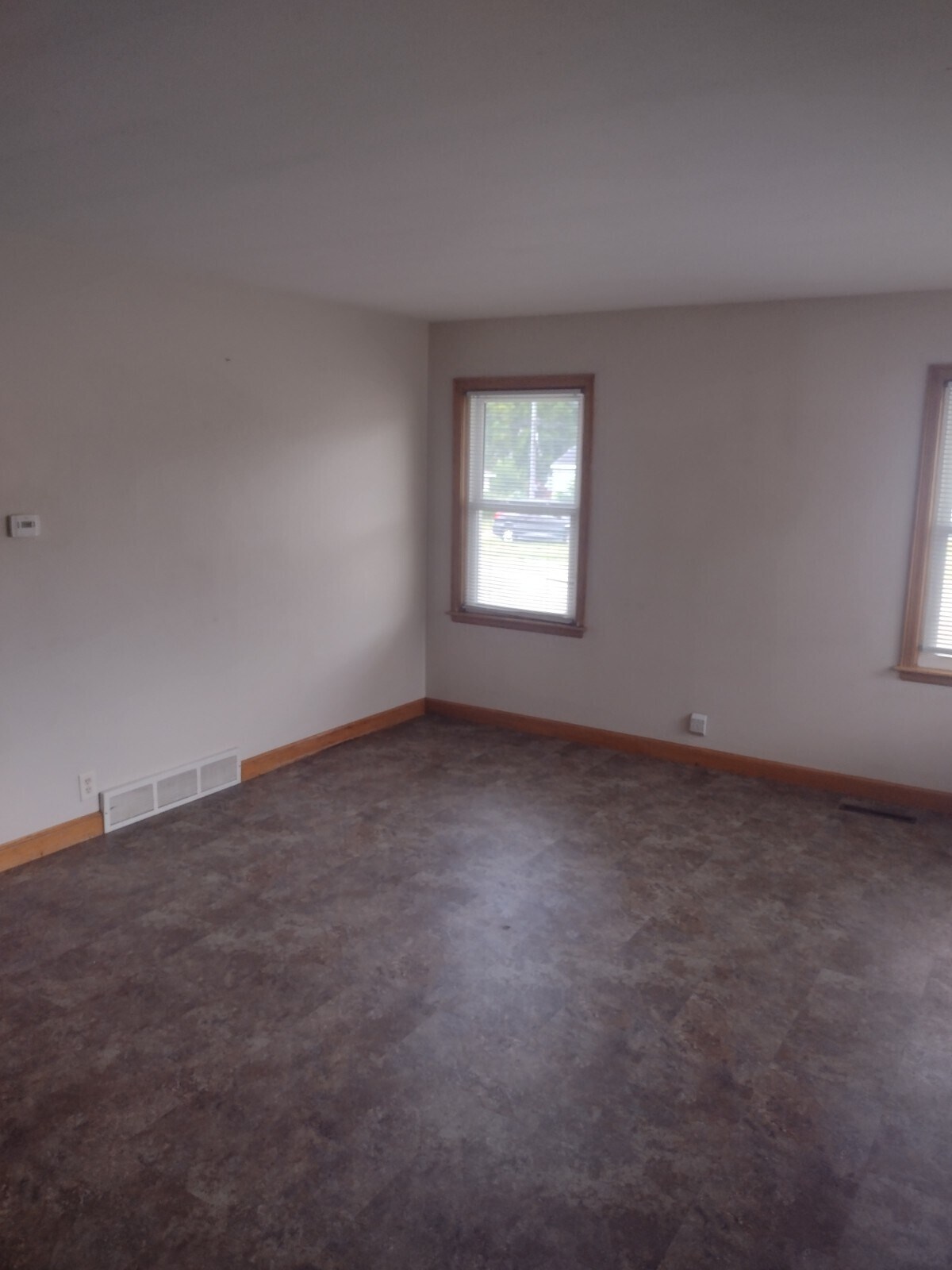 Building Photo - 403 Grove St