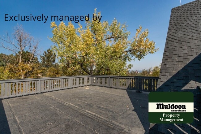 Building Photo - Beautiful 3 bedroom home with two car garage in Old Broadmoor