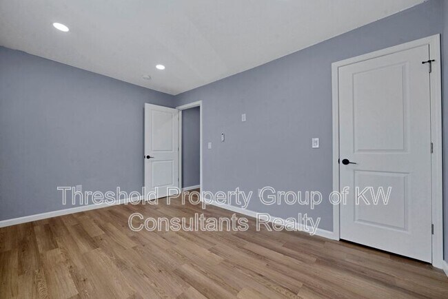 Building Photo - 786 Thomas Ave