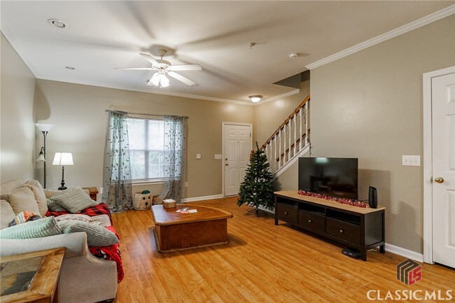 Building Photo - 205 Woodstone Dr