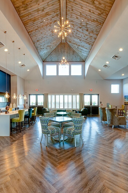 Building Photo - Two Bedroom Brand-new Luxury Apartment (Walk Up Building)