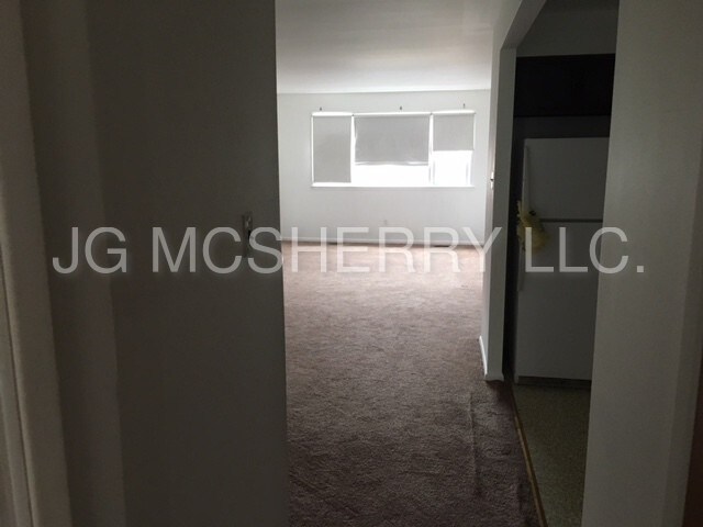 Building Photo - Two Bedroom Duplex in Bustleton