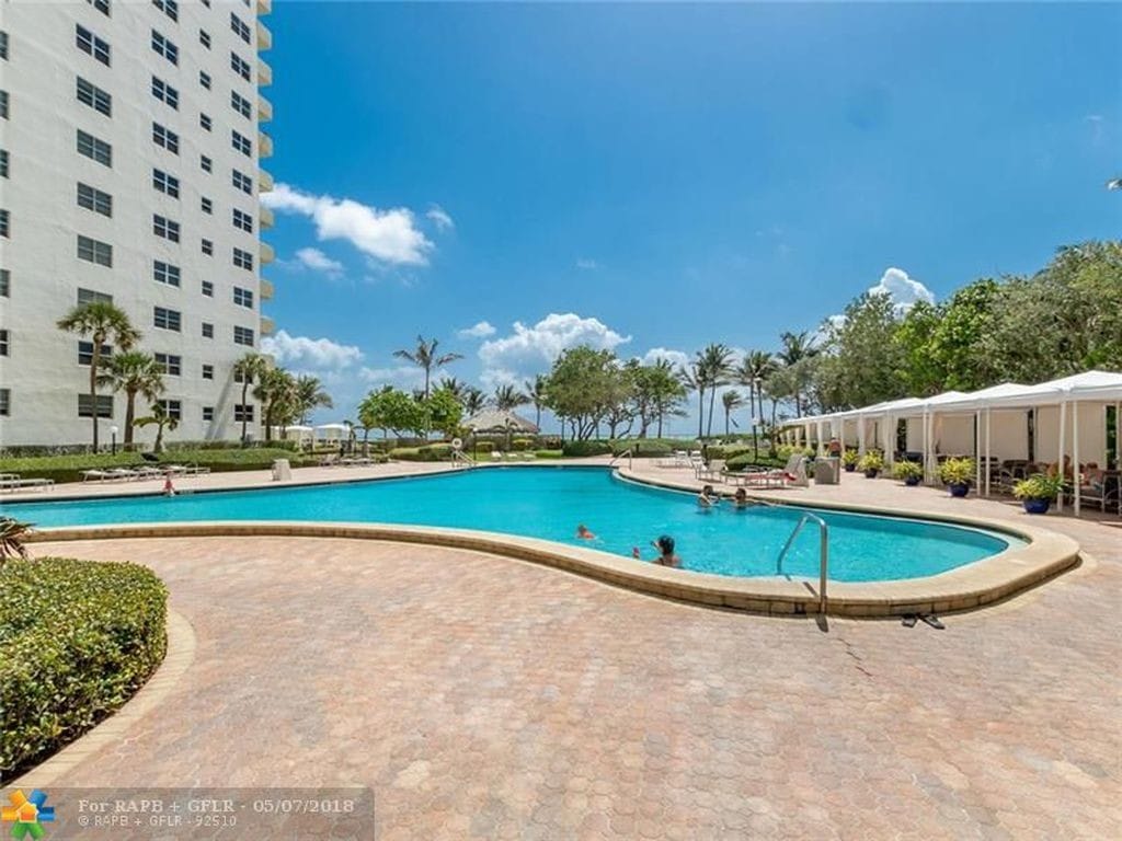 Building Photo - 3000 S Ocean Dr