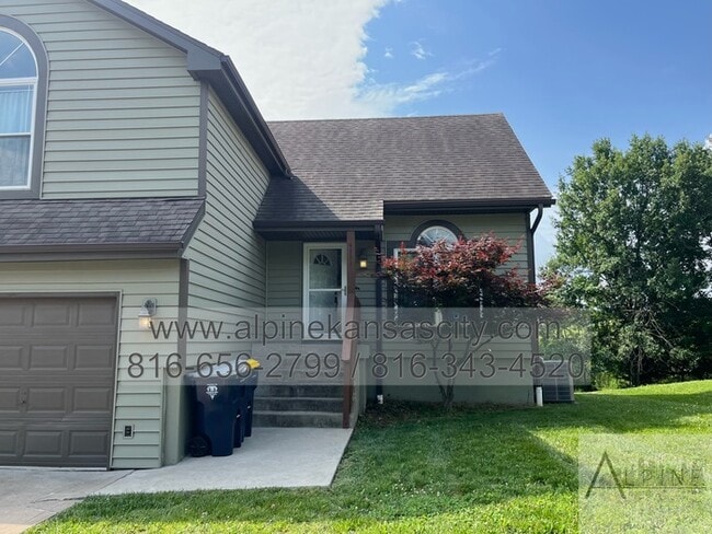Building Photo - Gorgeous Multi Level Side by Side Split, P...