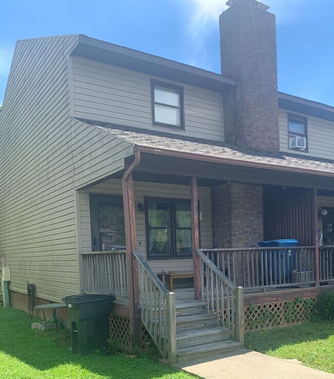 Primary Photo - 166 Adams Lane