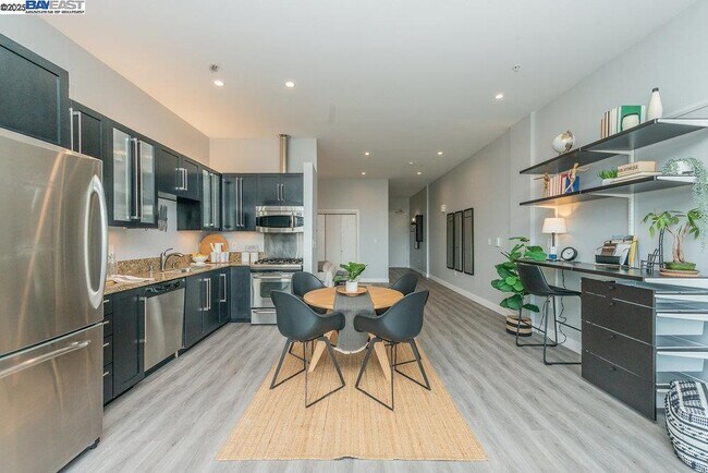 Building Photo - 1001 46th St