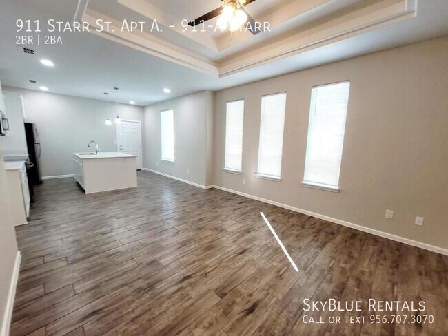 Building Photo - 911 Starr St