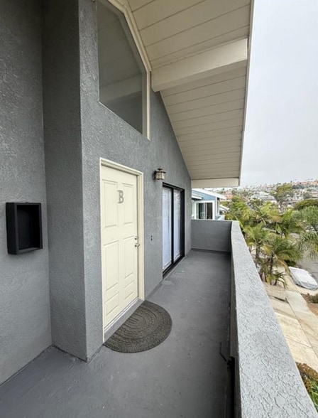 Building Photo - 34051 Silver Lantern St