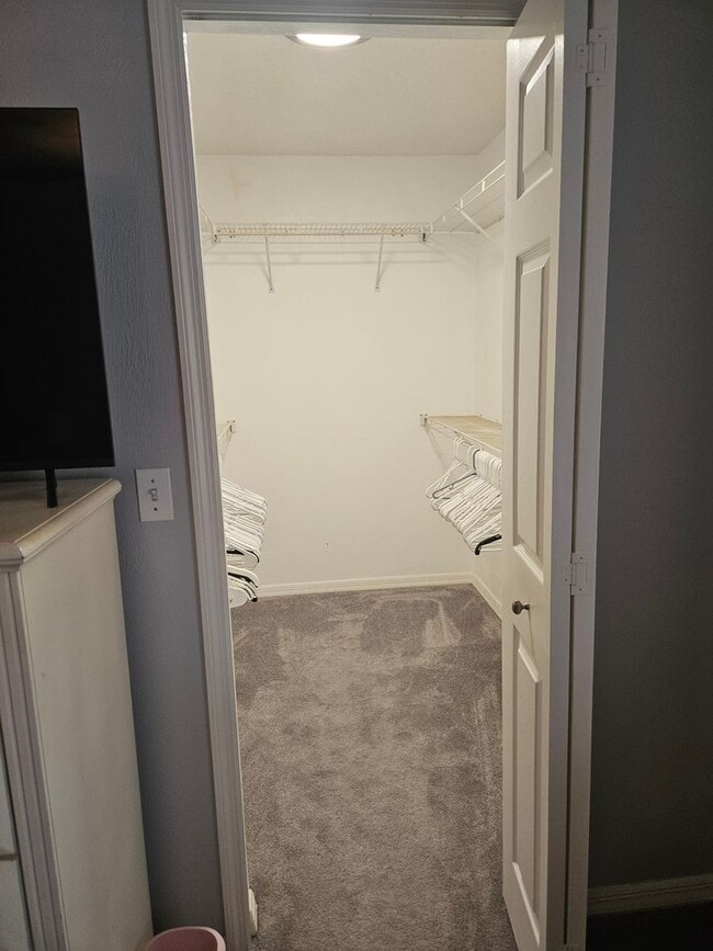 Building Photo - 2 BEDROOM 2 BATH HOME IN  PELICAN BAY GATED COMMUNITY