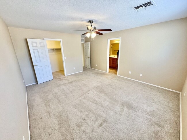 Building Photo - 3232 W Cavedale Dr