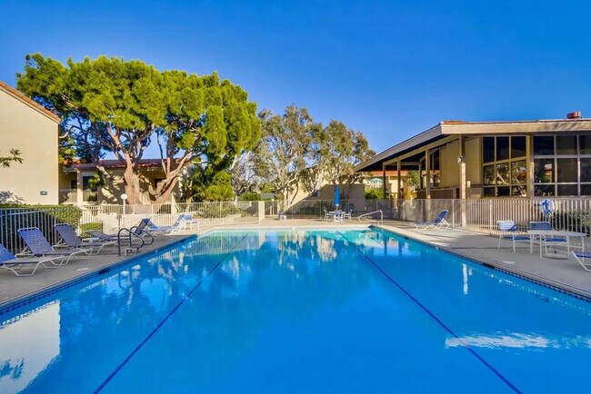 Building Photo - 453 S Sierra Ave