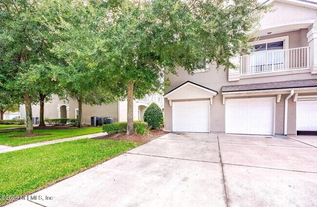 Building Photo - 7036 Deer Lodge Cir