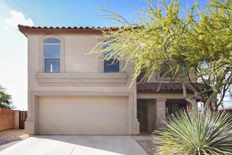 Primary Photo - 2534 W Blue Sky Dr