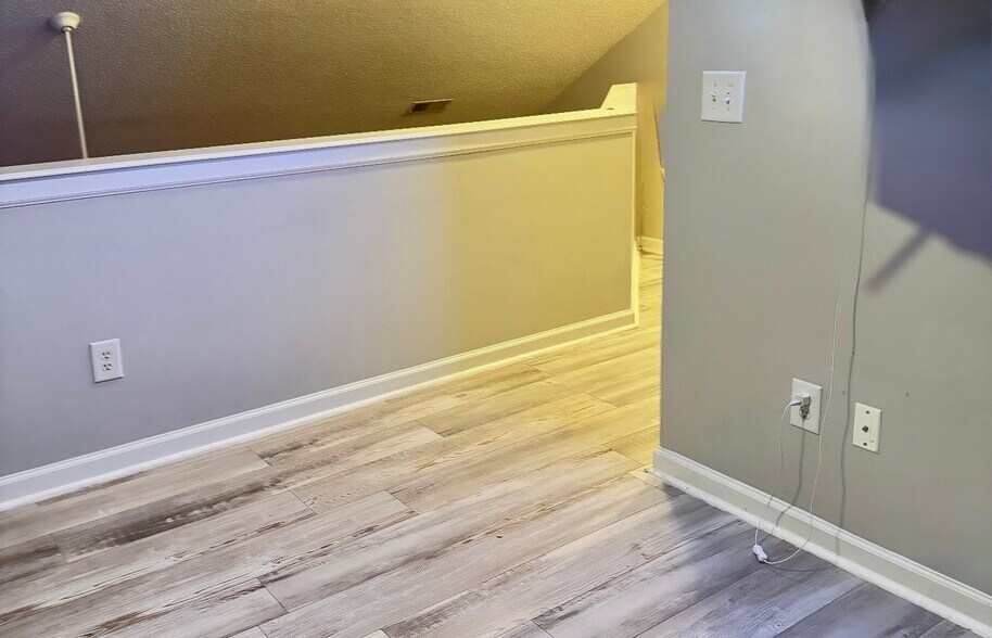 Building Photo - 3630 Sunset Hollow Dr