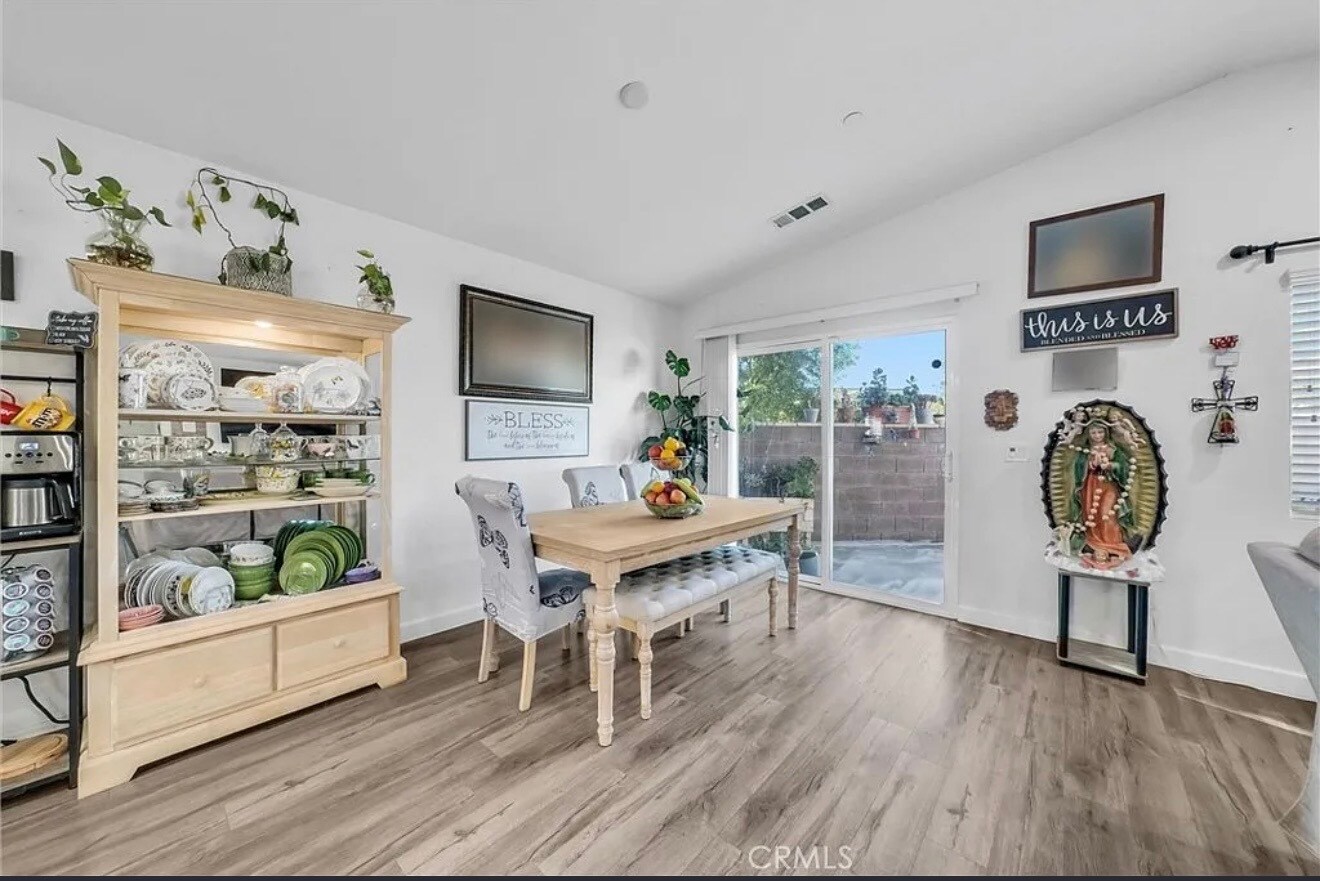 Building Photo - 29427 Linden Pl