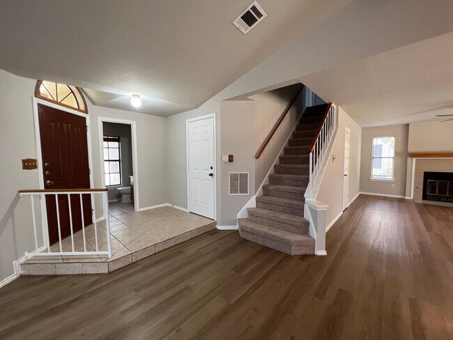 Building Photo - 7906 Tiffany Dr