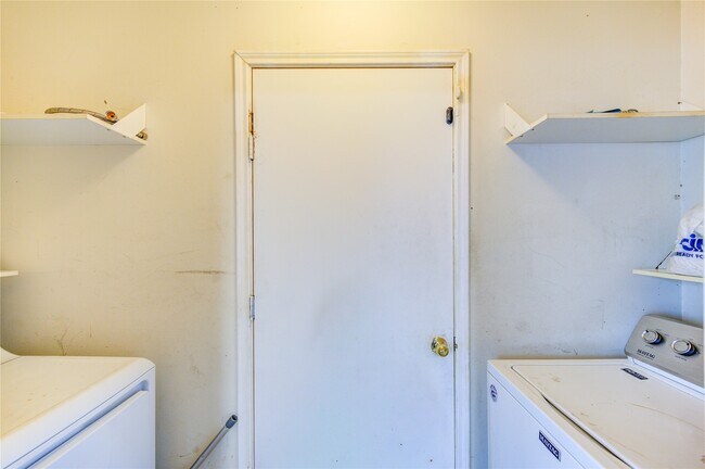 Building Photo - 10338 Timberloch Dr