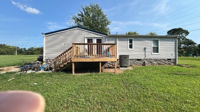 Building Photo - 601 Moores Dr