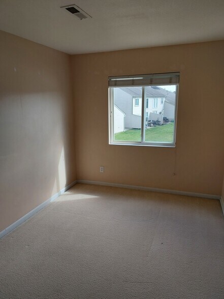 Building Photo - 6293 Edgewater Dr