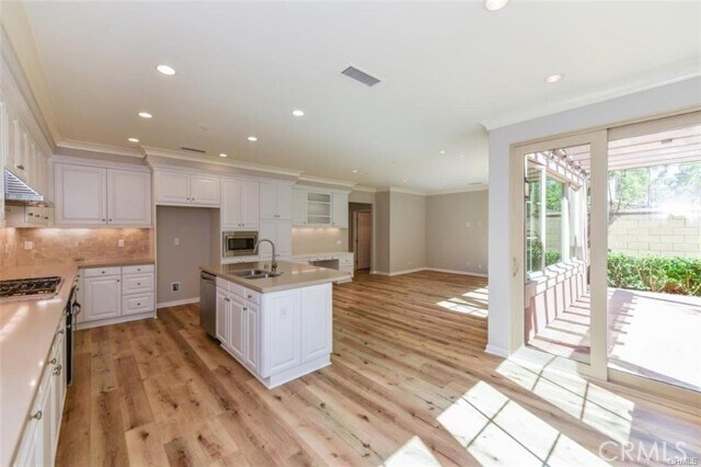 Building Photo - 99 Bianco