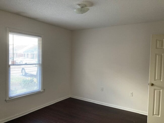 Building Photo - 140 Lanier Dr