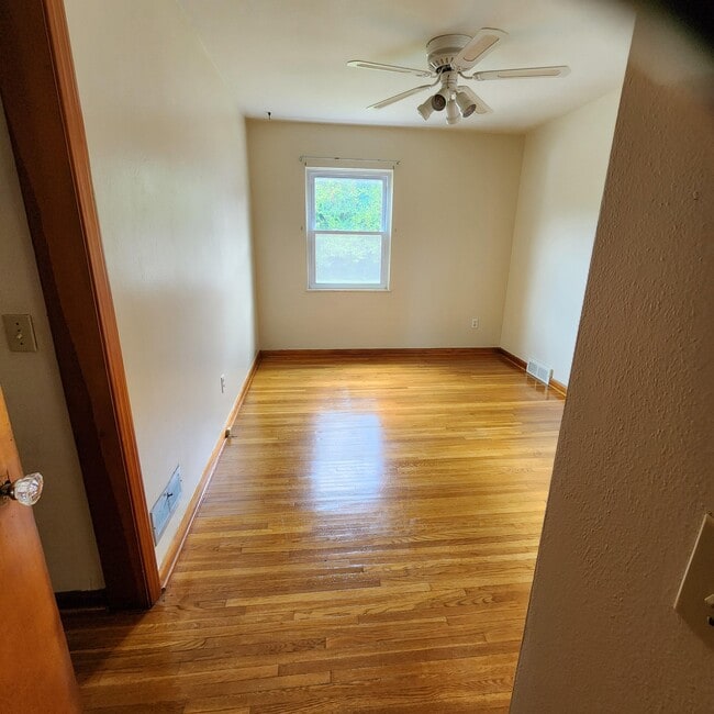 Building Photo - 3611 Douglas Rd