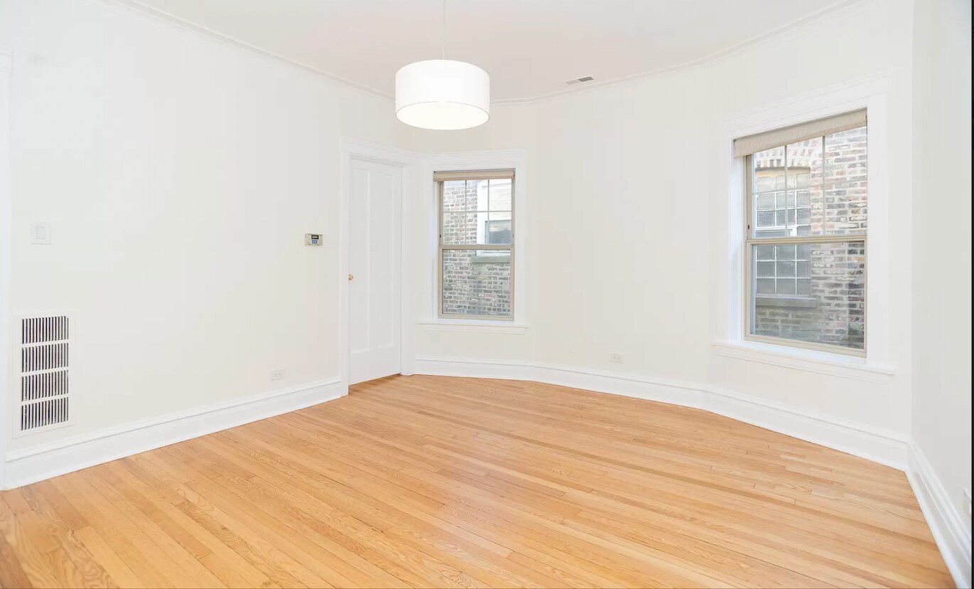 Dining room - 6513 N Bosworth Ave