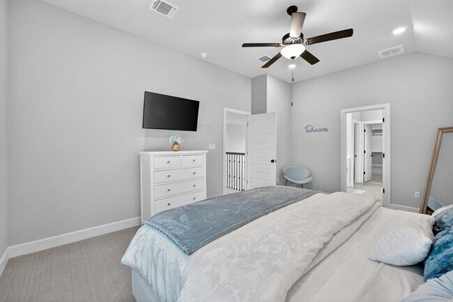 Building Photo - 6312 Empresa Dr