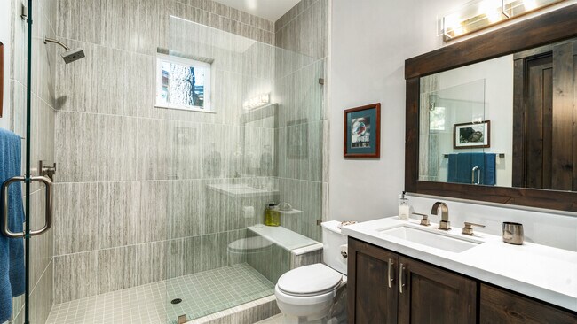 Building Photo - 9265 Heartwood Dr