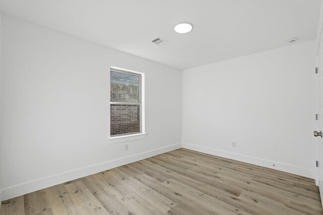 Building Photo - 13134 Lake Conroe Bay Rd