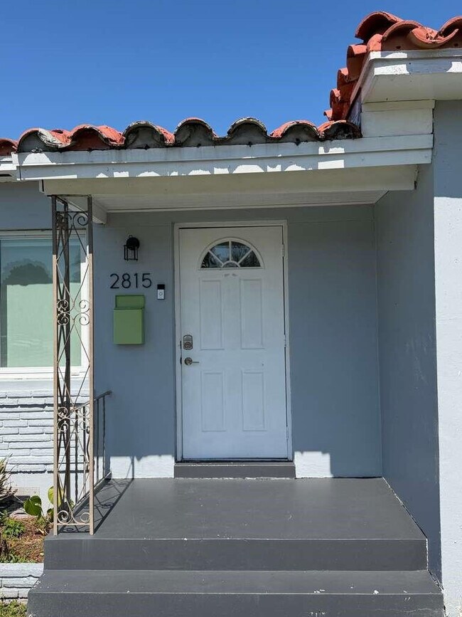 Building Photo - 2815 Van Buren St