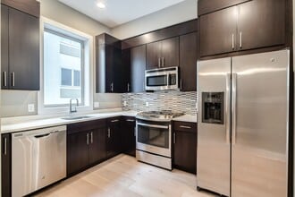 Building Photo - Northern Liberties Townhome with Parking