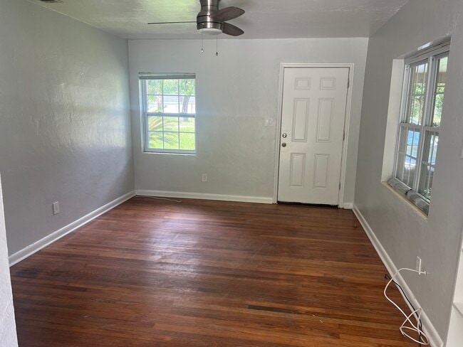 Building Photo - 2419 Dozier Dr