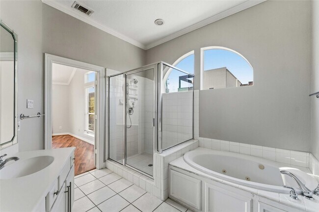 Building Photo - 1332 Fairview St