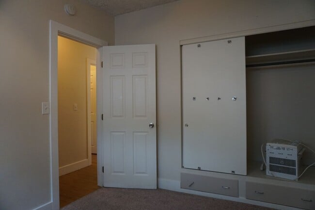 Building Photo - 408-410 E. Granite Ave.