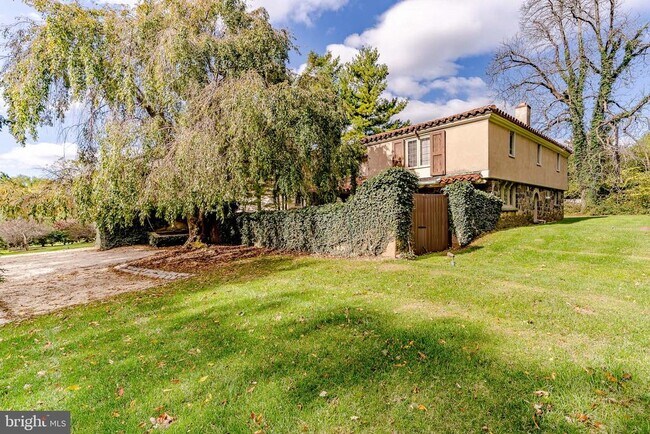 Primary Photo - 1000 Mt Pleasant Rd