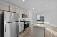 Building Photo - Comfortable and Spacious 4-Bedroom Townhom...