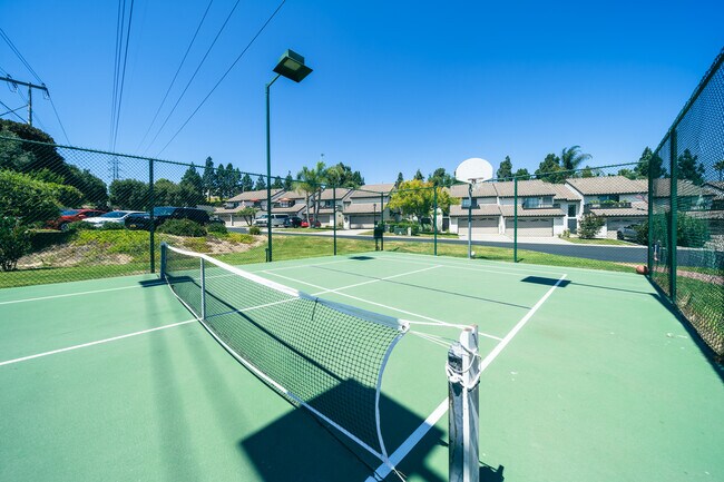 Building Photo - 1808 Cottonwood Ave