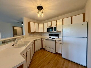 Building Photo - 510 Cunat Blvd