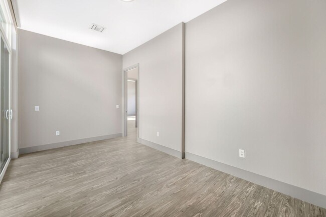 Building Photo - 2775 W Pebble Rd