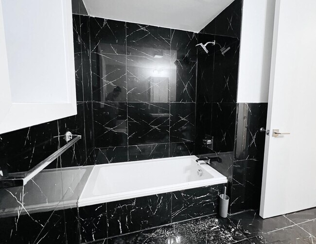 Building Photo - 126 Randolph Ave