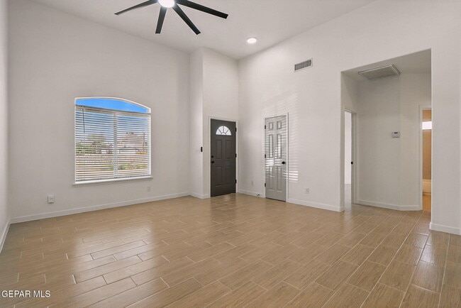 Building Photo - 5274 Sean Haggerty Dr